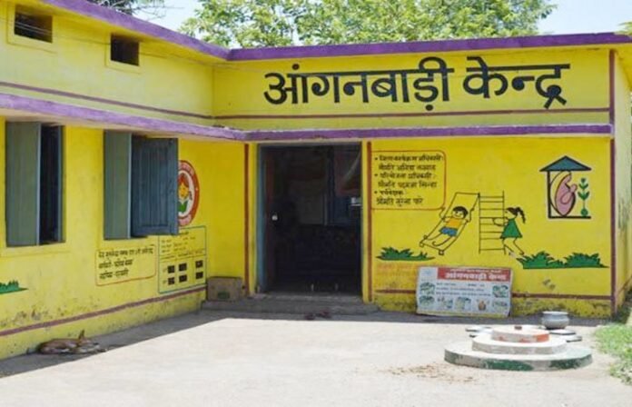 two-hundred-anganwadi-workers-on-the-hanging-sword_1512671977